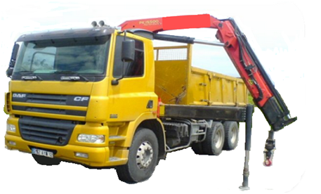 Camion avec grue auxiliaire