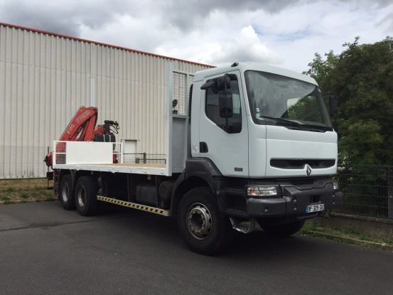 Un camion avec bras téléscopique